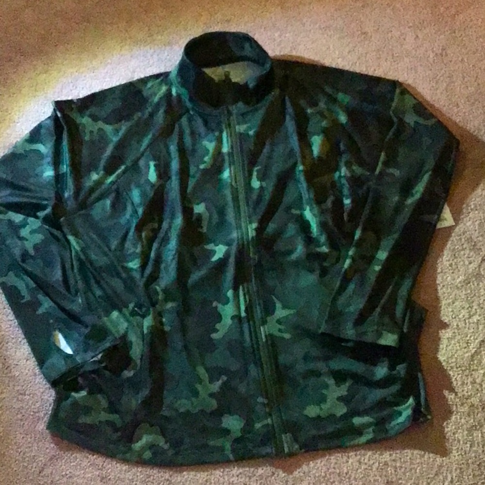 Tek gear camo zip up size 2x